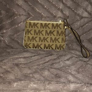 FINAL PRICE!!! 🖤 Michael Kors wristlet